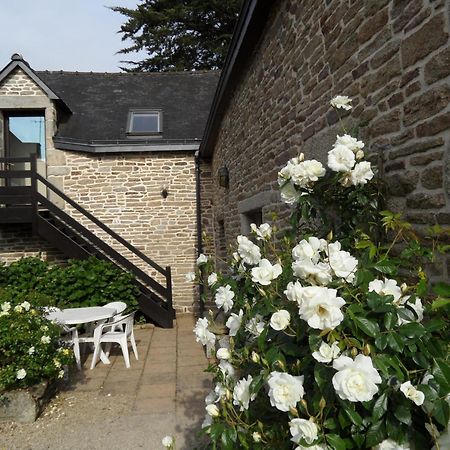 Les Pieds Dans L'Herbe Bed & Breakfast Rosporden Bagian luar foto