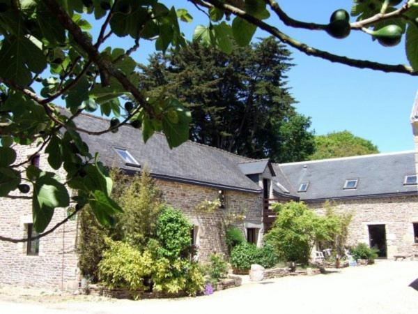 Les Pieds Dans L'Herbe Bed & Breakfast Rosporden Bagian luar foto